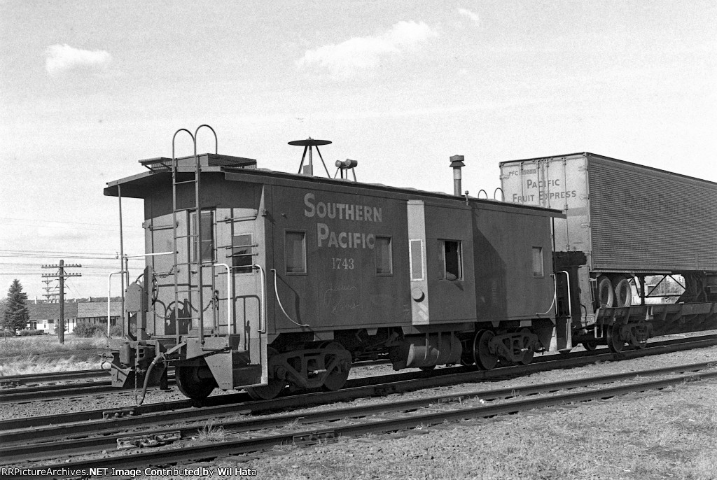 SP Caboose 1743